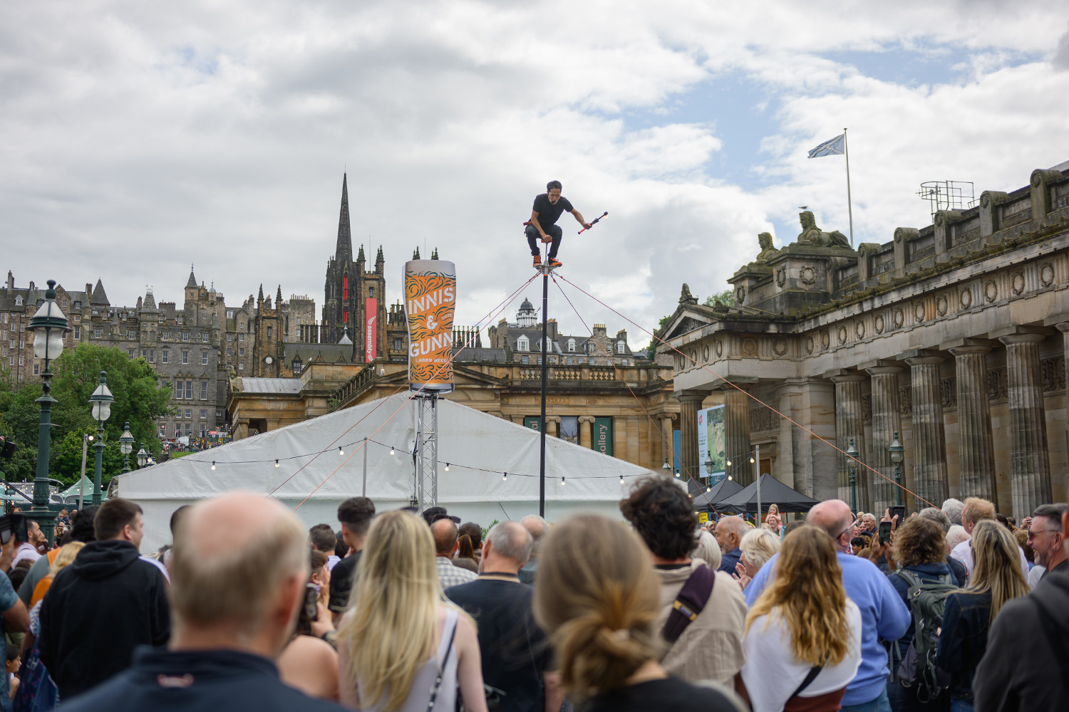 Innis & Gunn + Street Artist On The Mound